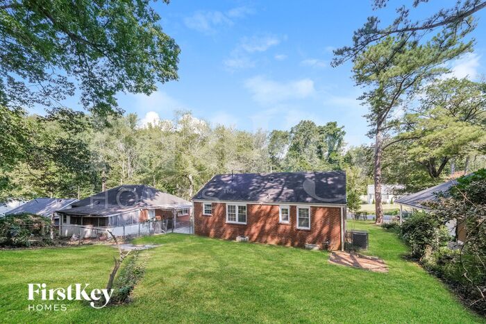 Building Photo - 1854 Oakmont Dr NW