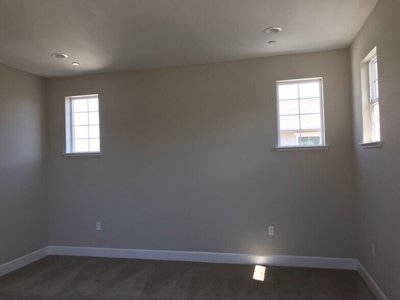 Building Photo - 4363 Wallis Ranch Dr