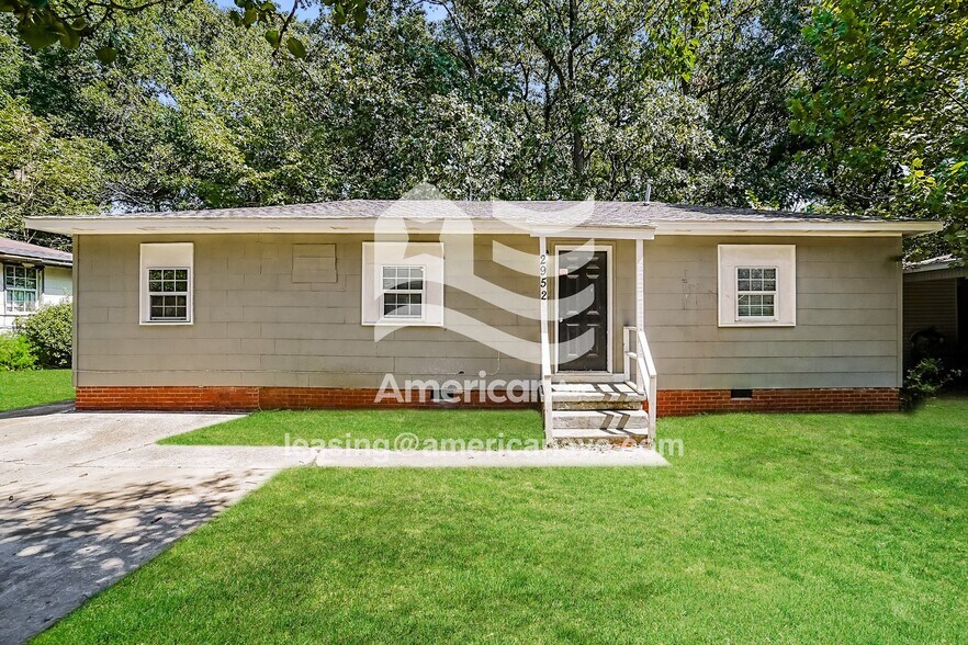 Building Photo - 2952 Woodside Dr