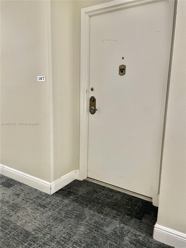 Building Photo - 2751 Taft St