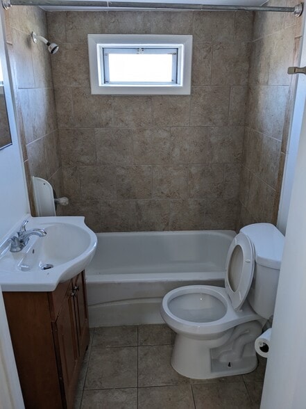 Bathroom - 519 Jefferson Ave