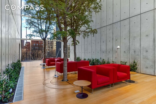 Building Photo - 565 Broome St