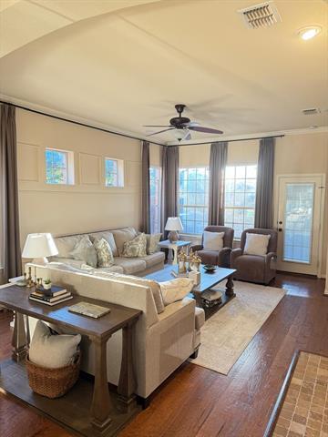 Building Photo - 300 Eastland Dr