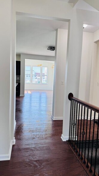 Building Photo - 912 Petersburg Dr