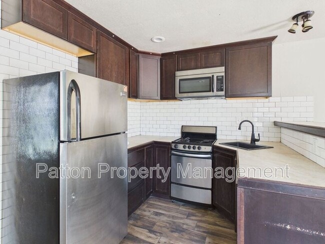 Building Photo - 313 SW 35th Ave