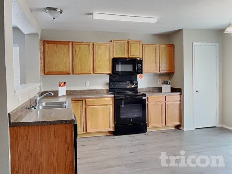 Building Photo - 7307 Circle Farm