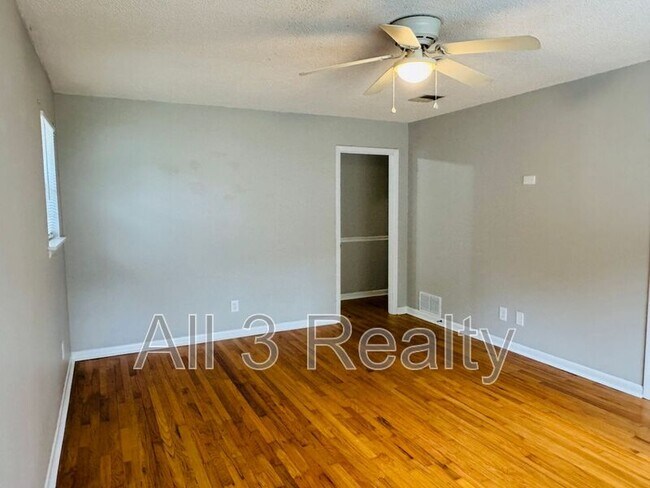 Building Photo - 1619 Yancey Ave