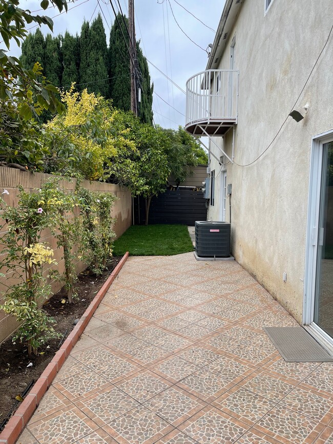 Building Photo - 4028 Tilden Ave