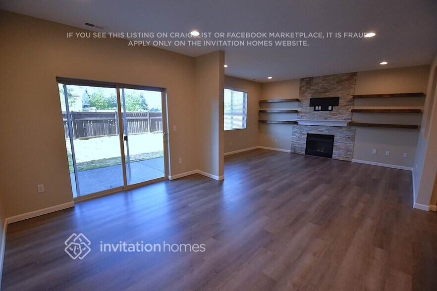 Building Photo - 19124 18th Ave Ct E