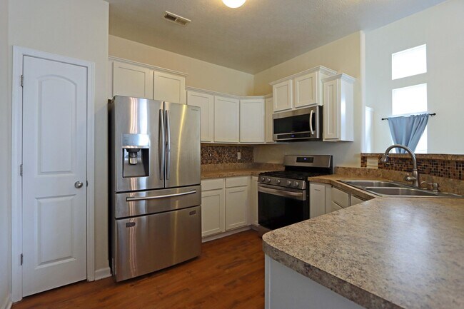 Building Photo - 5595 Eagle River Dr