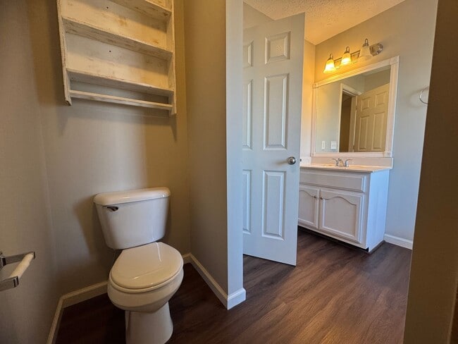 Building Photo - Beautiful Single Family Home in Clarksville