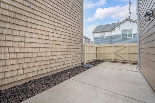 Building Photo - 2040 Canning Pl