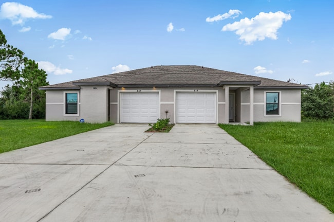 Building Photo - 839 Bedford Dr