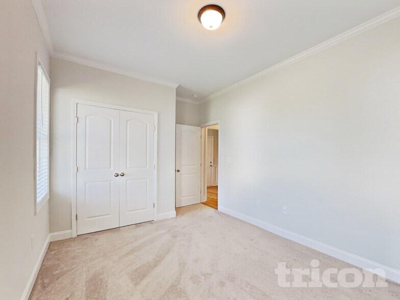 Building Photo - 64 fish Whistle court