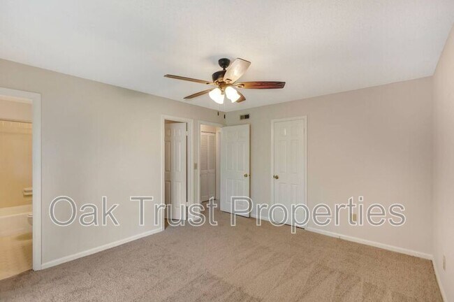 Building Photo - 593 Travelers Blvd