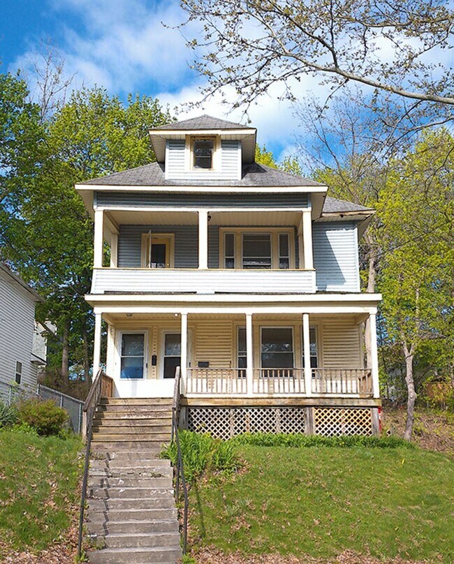 Building Photo - 446 Columbus Ave