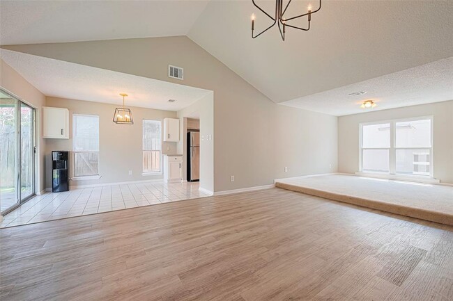 Building Photo - 6822 Stonewater