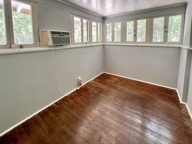 Building Photo - 312 NE 2nd Ave