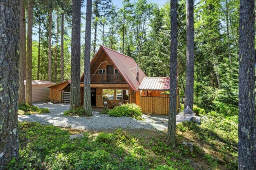 Building Photo - 321 Paradise Dr