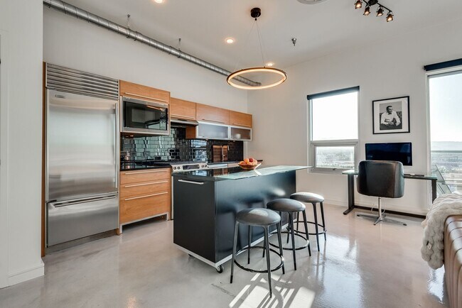 Building Photo - Newport Lofts 1502