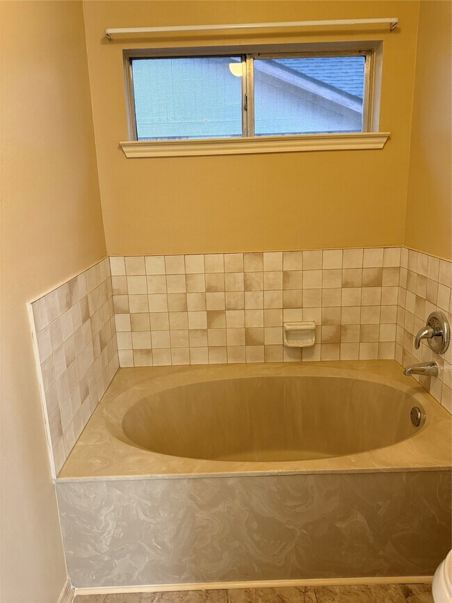 Building Photo - 16431 Canario Dr