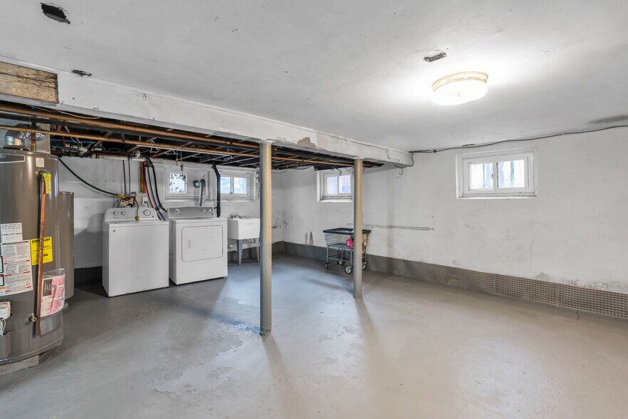 Building Photo - 181 Jacoby Street