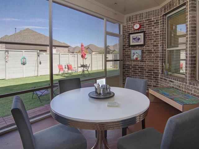 Building Photo - 721 10th St