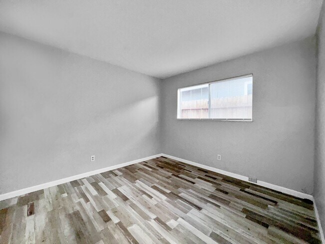 Building Photo - 2BR/1BA House w/ Fenced Yard + Garage In Carmichael