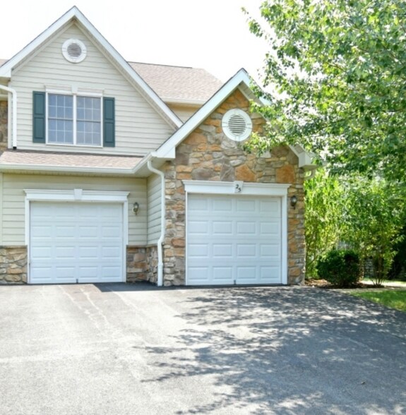 Primary Photo - 25 Patriot Hill Dr