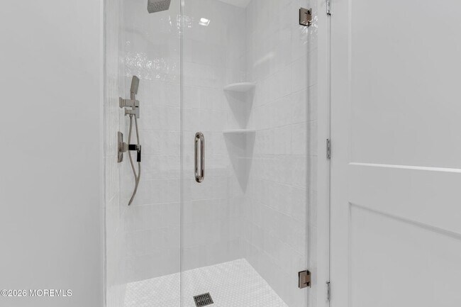 Building Photo - 42 Lexington Ct