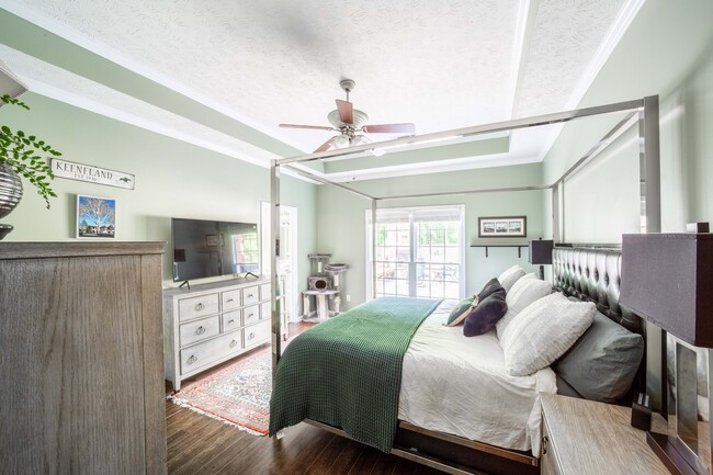Building Photo - 35 Bridle Ct