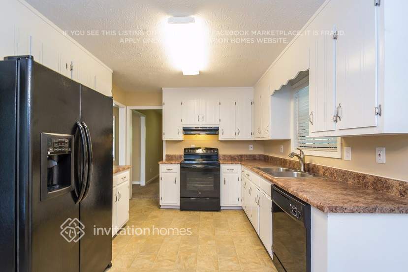 Building Photo - 2732 Shetland Ln NW