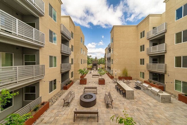 Building Photo - 1853 Almaden Rd