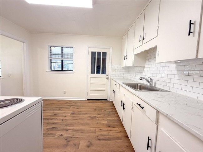 Building Photo - 2361 S Salvia St