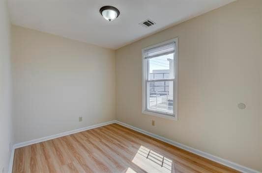 Building Photo - 11 Isabella Ave