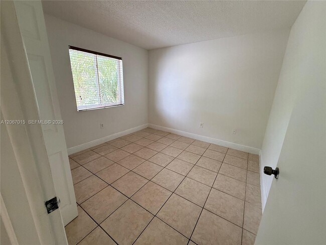 Building Photo - 7991 SW 152nd Ave