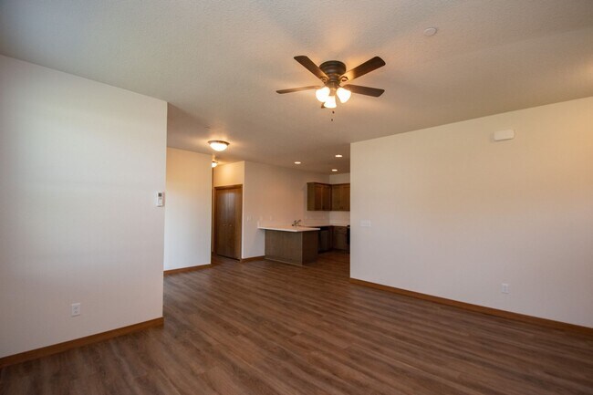 Building Photo - Wonderful 2BD Duplex in Great Washougal Lo...