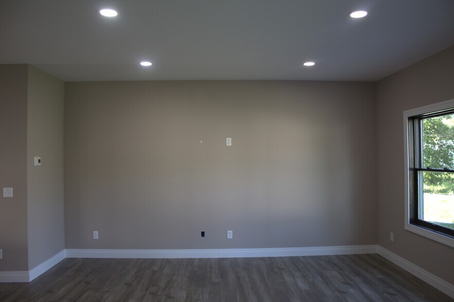 Building Photo - 4266 Greenfield Pkwy