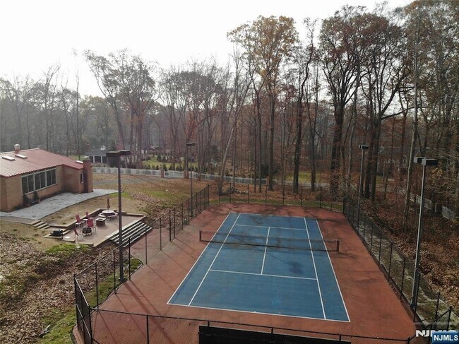 Building Photo - 91 Chestnut Ridge Rd