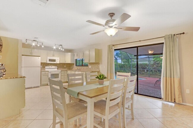 Building Photo - Port St Lucie Pool Home