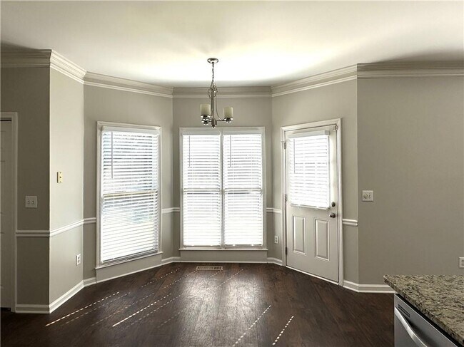Building Photo - 2020 Bentwood Ct