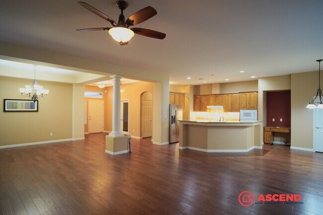 Building Photo - Beautiful Home in the Northwest!