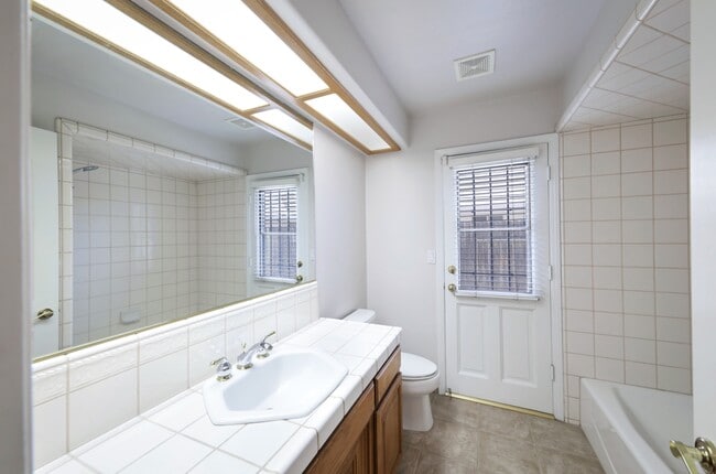 Building Photo - 4709 Laurel Springs Dr