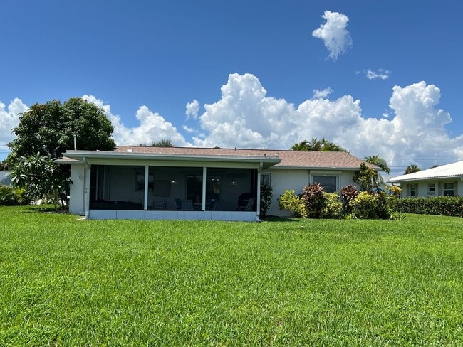 Building Photo - $3,300/month ** Short Term / Seasonal - Fu...