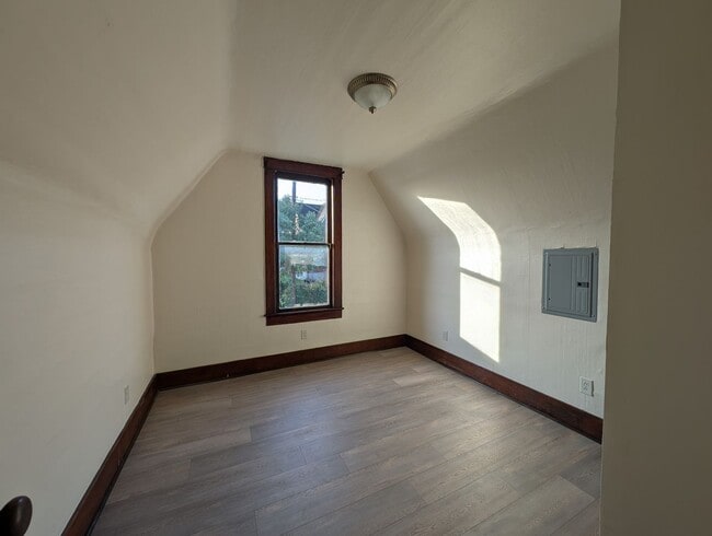 Building Photo - 11thStPl114(1-4)