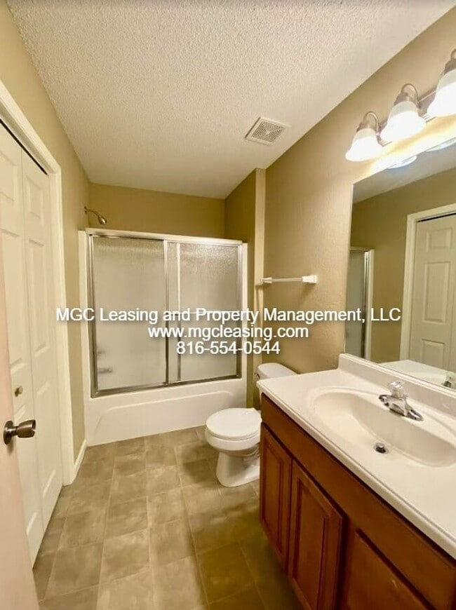 Building Photo - Enjoy Winter In Your Charming Townhome At Timber's East!