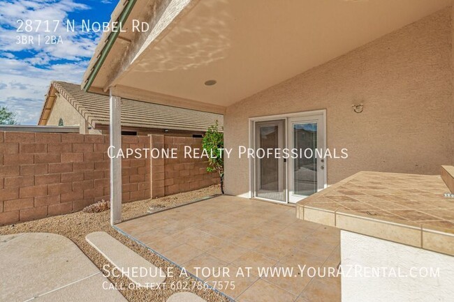 Building Photo - Escape to Paradise! 3 Bed, 2 Bath Home wit...