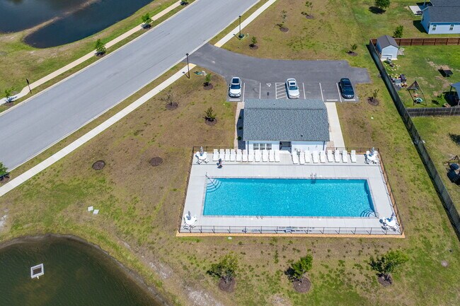 Building Photo - 107 E Barred Owl Dr