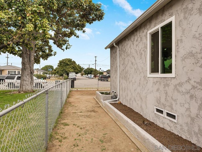 Building Photo - 650 Colorado Ave