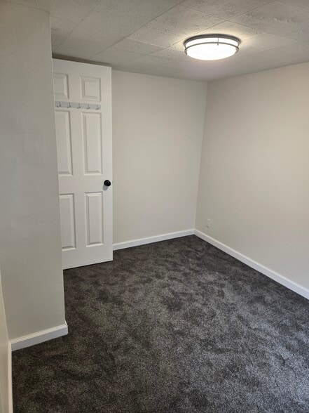Small Bedroom - 19 Ballston St